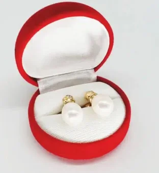 Orecchini Eleganti in Acciaio Inox con Perla e Brillante Sintetico